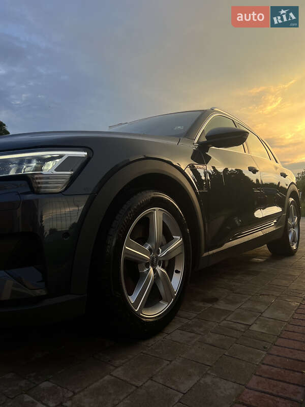 Внедорожник / Кроссовер Audi e-tron 2020 в Львове