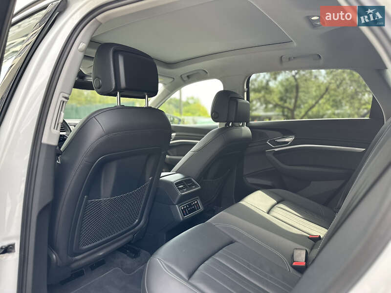 Внедорожник / Кроссовер Audi e-tron 2021 в Львове