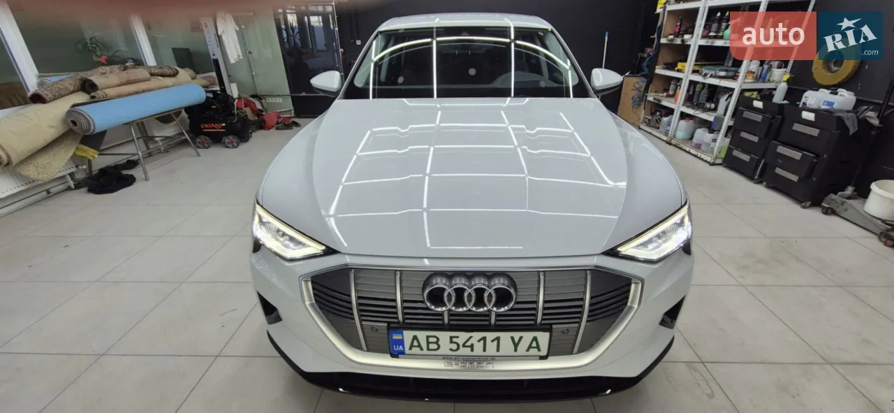 2021 Audi e-tron - мініатюра 21