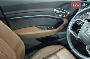 Внедорожник / Кроссовер Audi e-tron 2020 в 