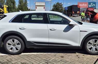Внедорожник / Кроссовер Audi e-tron 2020 в 