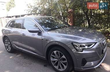 Внедорожник / Кроссовер Audi e-tron 2019 в 