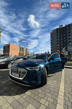 Внедорожник / Кроссовер Audi e-tron 2019 в 
