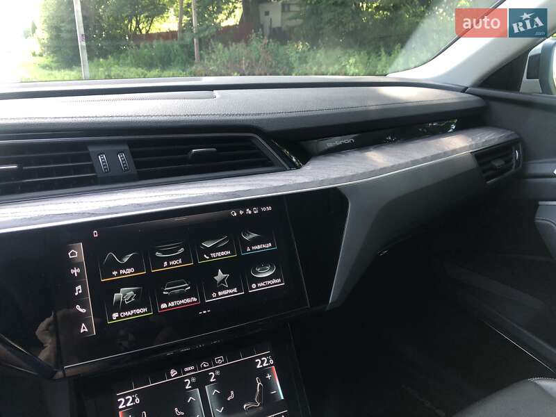 Позашляховик / Кросовер Audi e-tron 2021 в Львові