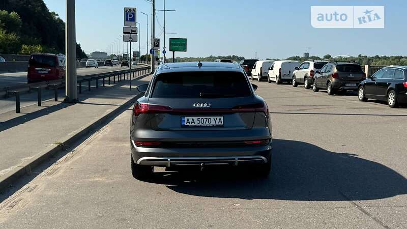Внедорожник / Кроссовер Audi e-tron 2020 в Киеве