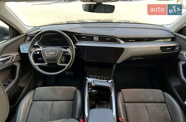 Внедорожник / Кроссовер Audi e-tron 2020 в 