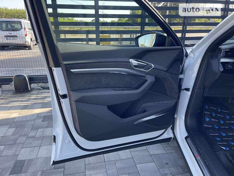 Внедорожник / Кроссовер Audi e-tron 2021 в Ровно