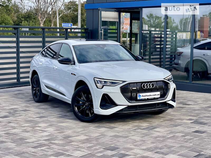 Внедорожник / Кроссовер Audi e-tron 2021 в Ровно