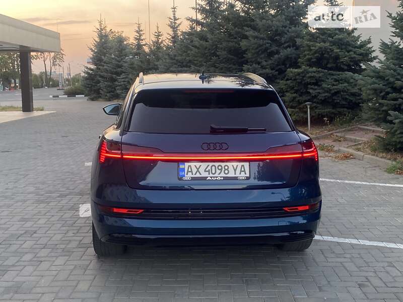 Внедорожник / Кроссовер Audi e-tron 2018 в Харькове