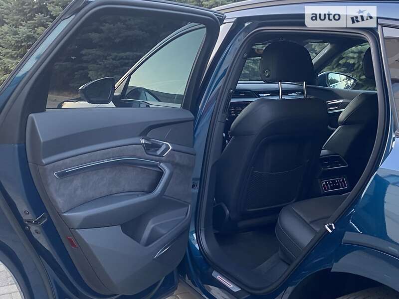 Внедорожник / Кроссовер Audi e-tron 2018 в Харькове