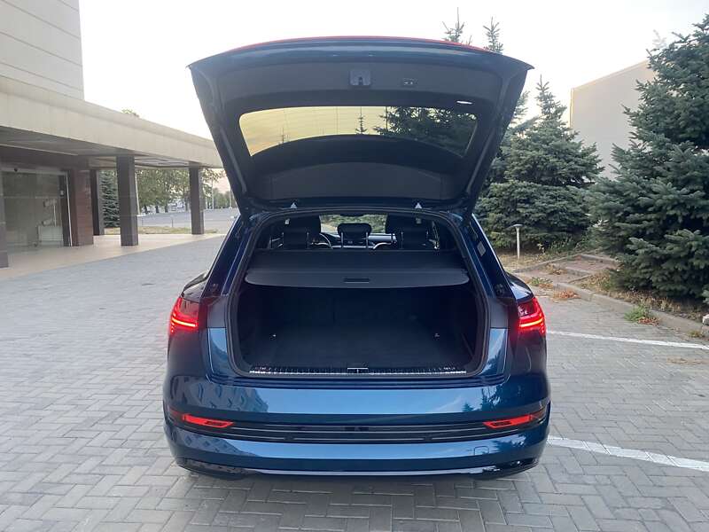 Внедорожник / Кроссовер Audi e-tron 2018 в Харькове