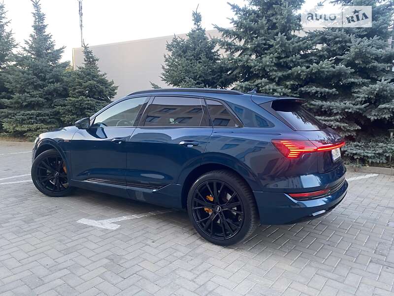 Внедорожник / Кроссовер Audi e-tron 2018 в Харькове