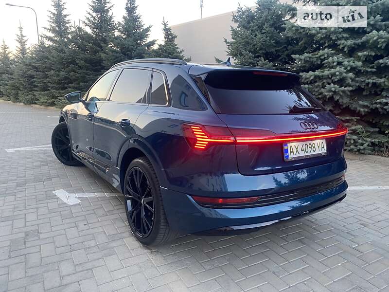 Позашляховик / Кросовер Audi e-tron 2018 в Харкові