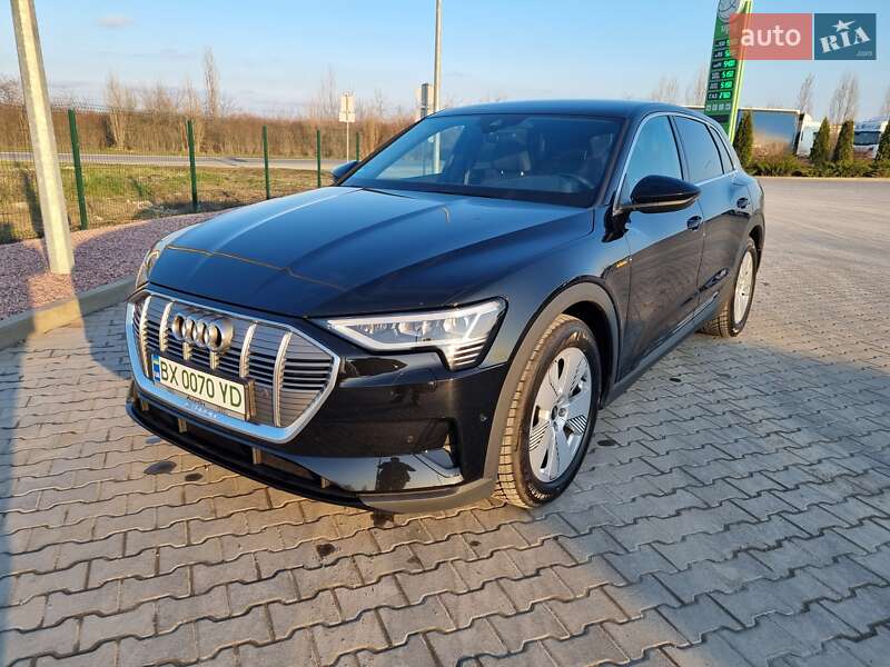 Внедорожник / Кроссовер Audi e-tron 2022 в Хмельницком