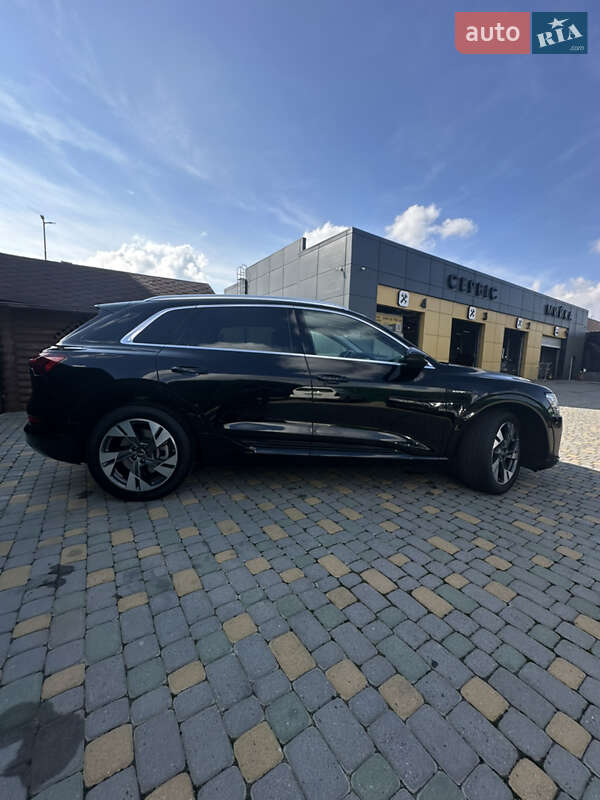 Внедорожник / Кроссовер Audi e-tron 2022 в Самборе