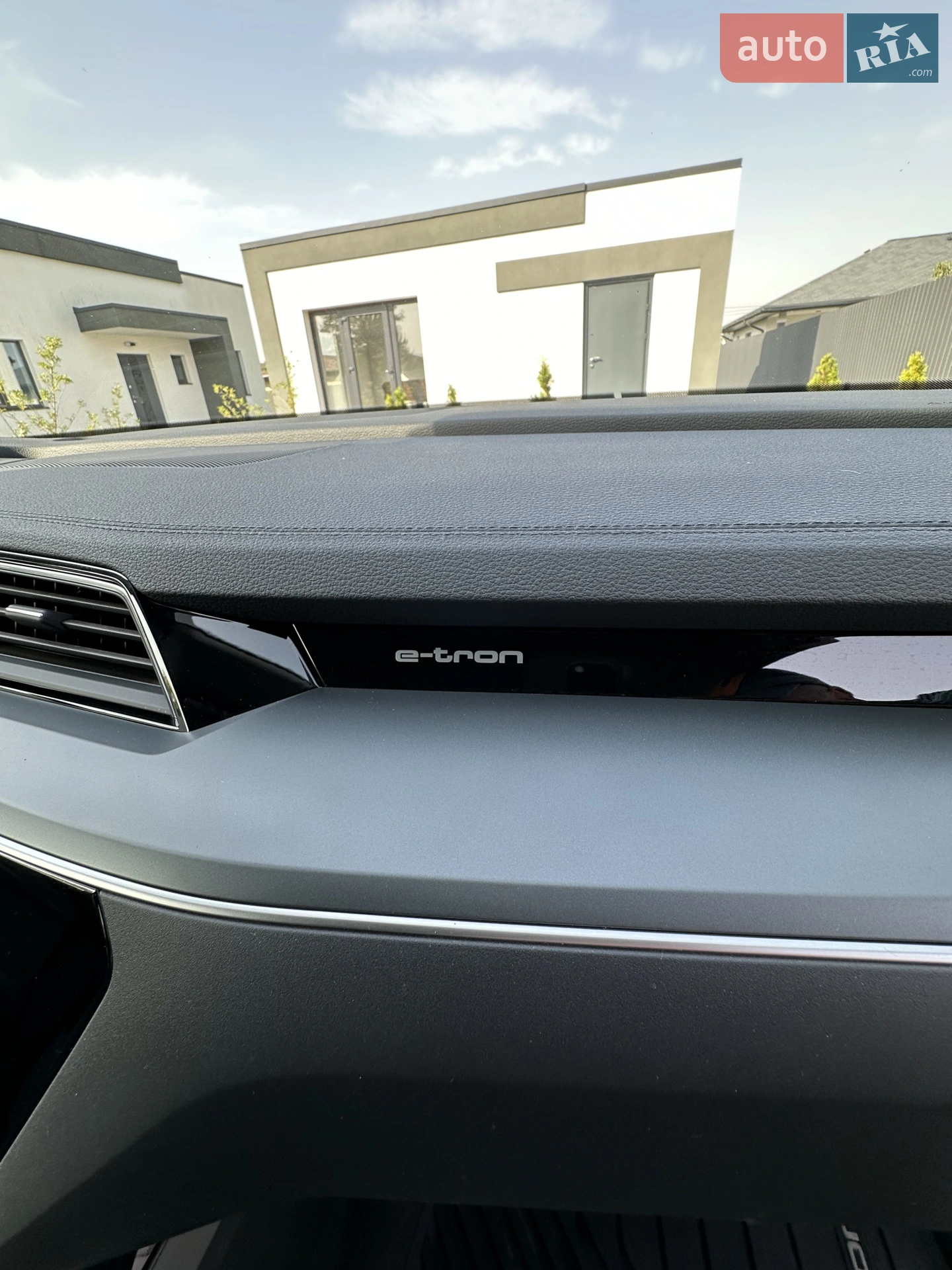 2020 Audi e-tron - мініатюра 10
