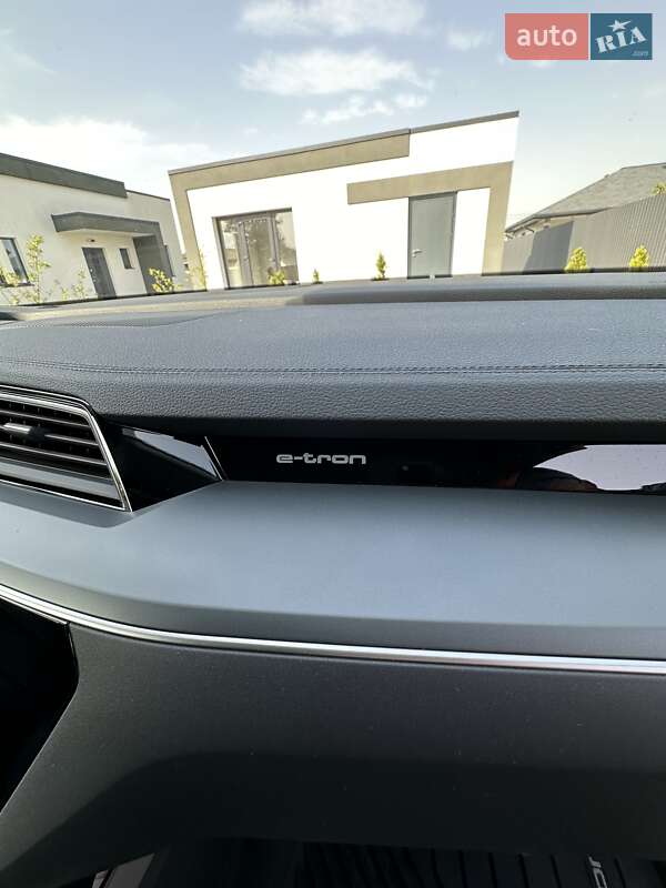 Позашляховик / Кросовер Audi e-tron 2020 в Києві