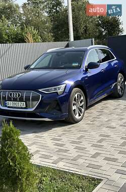 Позашляховик / Кросовер Audi e-tron 2020 в 