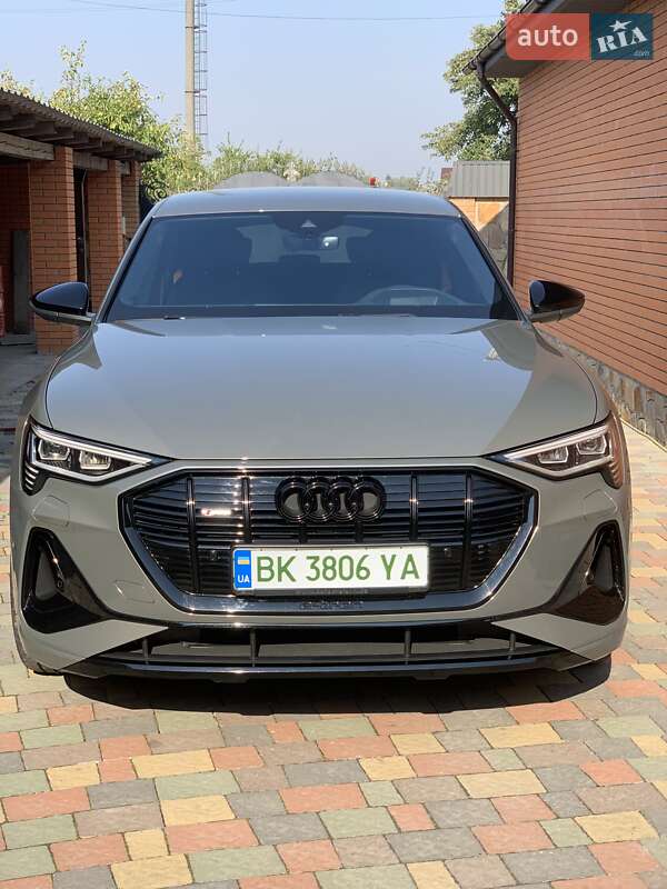 Audi e-tron 2022
