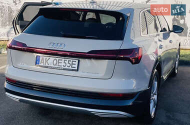 Внедорожник / Кроссовер Audi e-tron 2019 в 