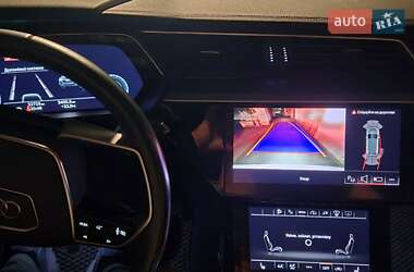 Внедорожник / Кроссовер Audi e-tron 2020 в 