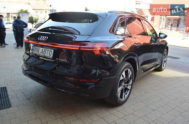 Внедорожник / Кроссовер Audi e-tron 2020 в 