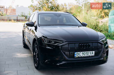 Позашляховик / Кросовер Audi e-tron 2019 в 