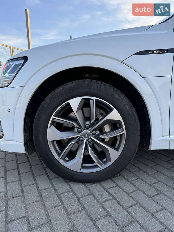 Внедорожник / Кроссовер Audi e-tron 2020 в Львове