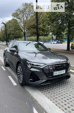 Внедорожник / Кроссовер Audi e-tron 2022 в Киеве