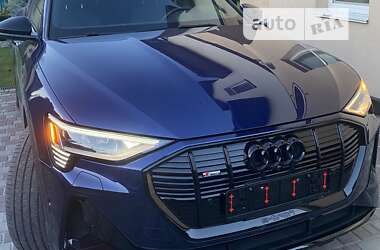 Позашляховик / Кросовер Audi e-tron 2022 в Києві