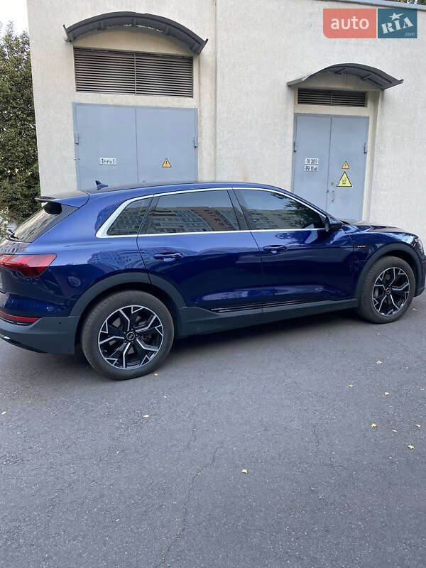 Внедорожник / Кроссовер Audi e-tron 2021 в Харькове