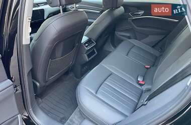 Внедорожник / Кроссовер Audi e-tron 2021 в 