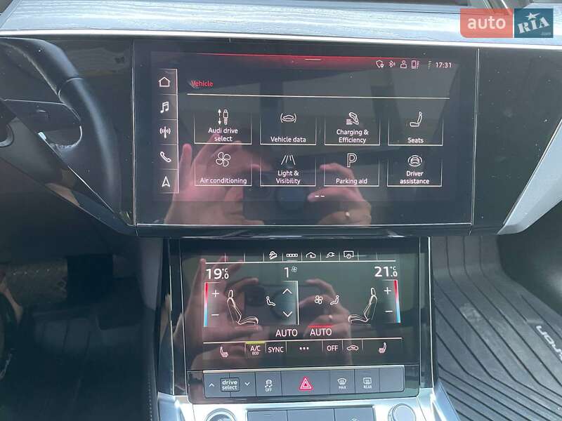 Позашляховик / Кросовер Audi e-tron 2021 в Києві фото 72 Позашляховик / Кросовер Audi e-tron 2021 в Києві