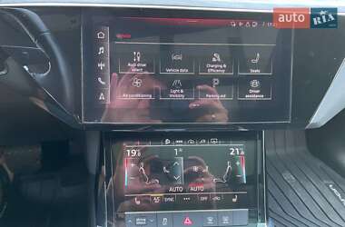 Внедорожник / Кроссовер Audi e-tron 2021 в 