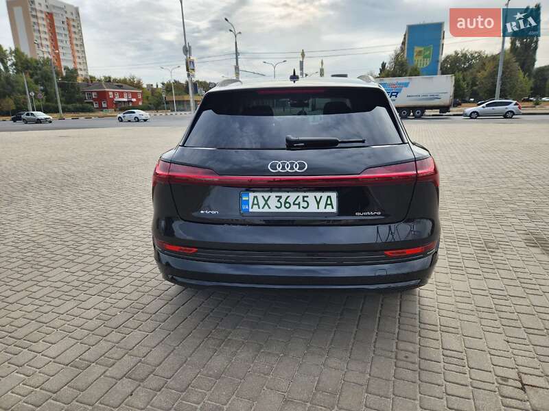 Позашляховик / Кросовер Audi e-tron 2021 в Києві фото 19 Позашляховик / Кросовер Audi e-tron 2021 в Києві