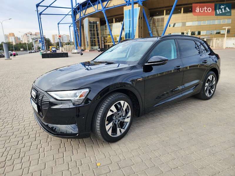 Позашляховик / Кросовер Audi e-tron 2021 в Києві фото 24 Позашляховик / Кросовер Audi e-tron 2021 в Києві