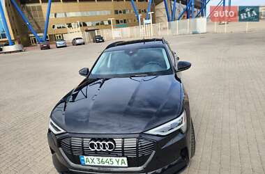 Внедорожник / Кроссовер Audi e-tron 2021 в 