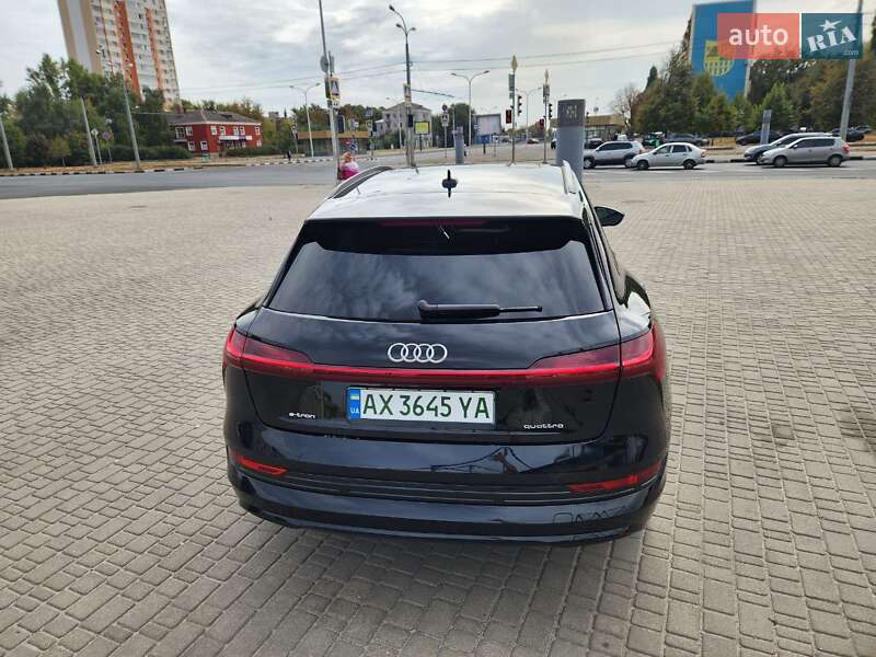 Позашляховик / Кросовер Audi e-tron 2021 в Києві фото 36 Позашляховик / Кросовер Audi e-tron 2021 в Києві
