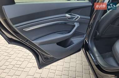 Внедорожник / Кроссовер Audi e-tron 2021 в 