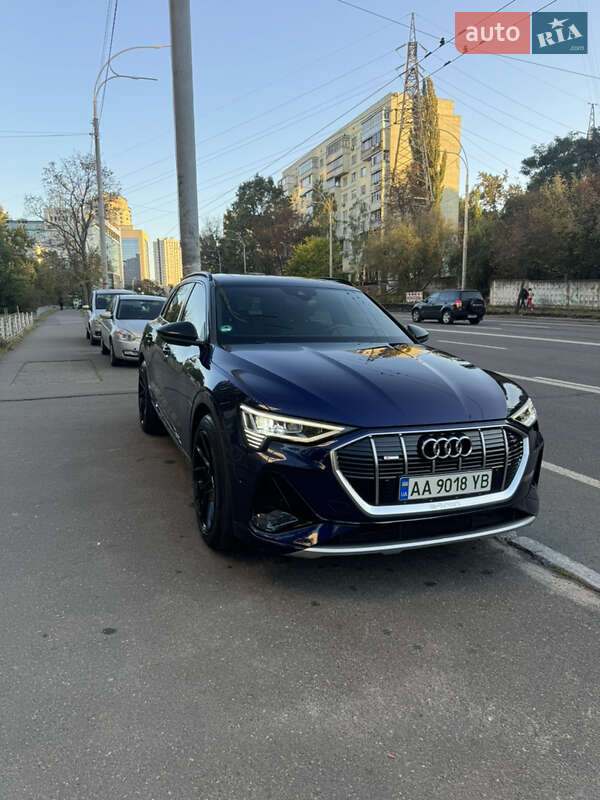 Внедорожник / Кроссовер Audi e-tron 2020 в Киеве
