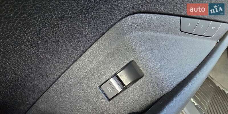 Внедорожник / Кроссовер Audi e-tron 2019 в Киеве