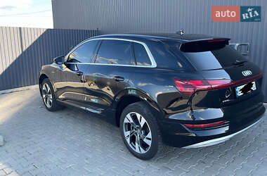Позашляховик / Кросовер Audi e-tron 2020 в 