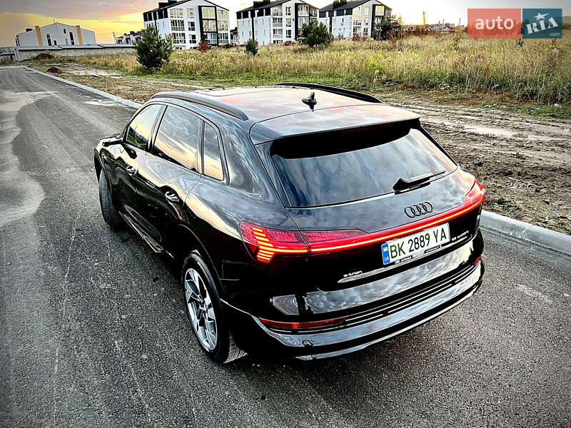 Внедорожник / Кроссовер Audi e-tron 2019 в Ровно