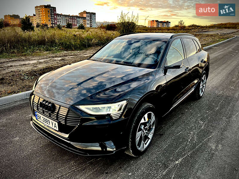 Внедорожник / Кроссовер Audi e-tron 2019 в Ровно