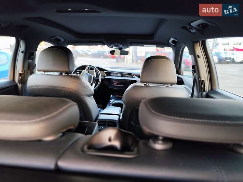 Внедорожник / Кроссовер Audi e-tron 2019 в Киеве