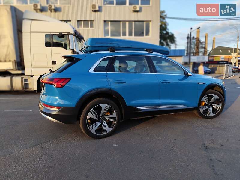 Внедорожник / Кроссовер Audi e-tron 2019 в Киеве