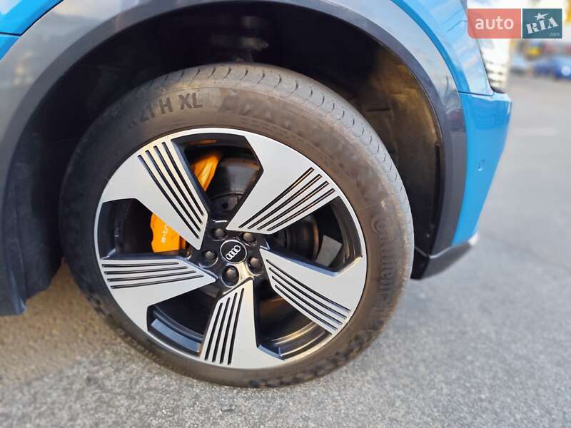 Внедорожник / Кроссовер Audi e-tron 2019 в Киеве