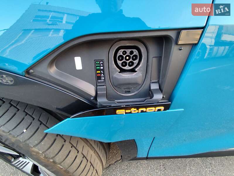 Внедорожник / Кроссовер Audi e-tron 2019 в Киеве