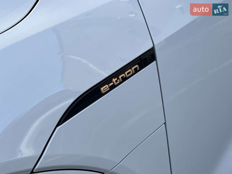 Позашляховик / Кросовер Audi e-tron 2020 в Одесі