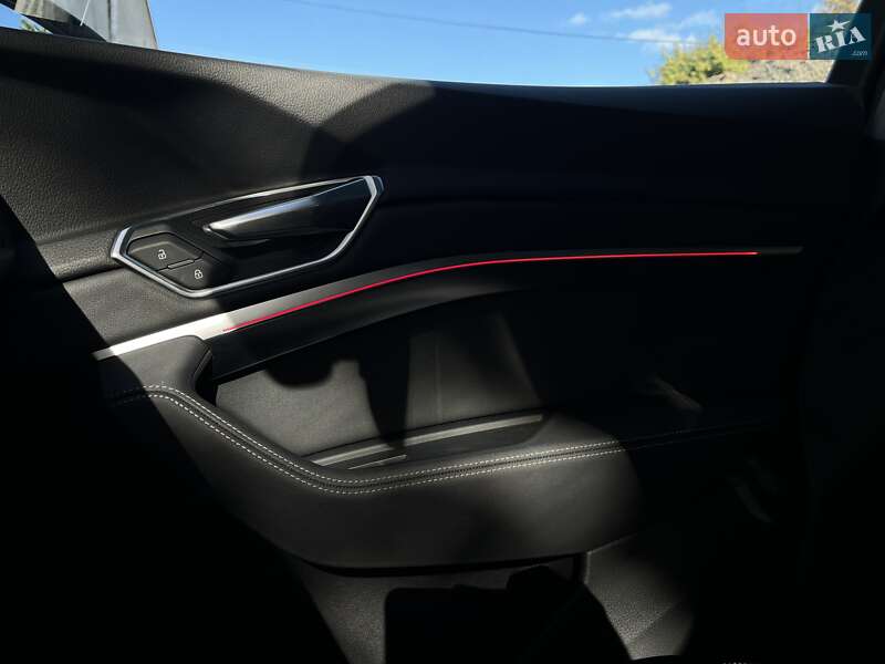 Позашляховик / Кросовер Audi e-tron 2020 в Одесі